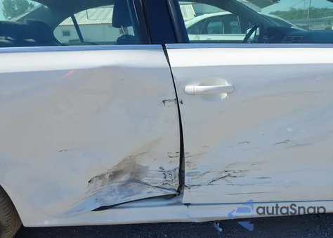 2017 Volkswagen Jetta 1.4T S z USA, uszkodzony, nr VIN 3VW2B7AJXHM321309